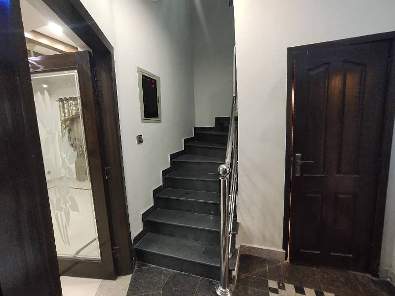 8 Marla Used House For Sale In Umar Block Bahria Town Lahore Lahore 13