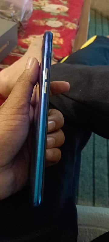 Realme 3 10