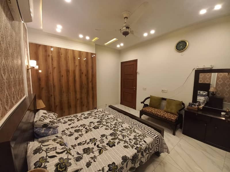 10 Marla 5 Bedrooms Used House For Sale In Overseas B Block Bahria Town Lahore 2