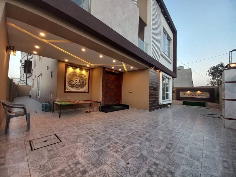 10 Marla 5 Bedrooms Used House For Sale In Overseas B Block Bahria Town Lahore 5