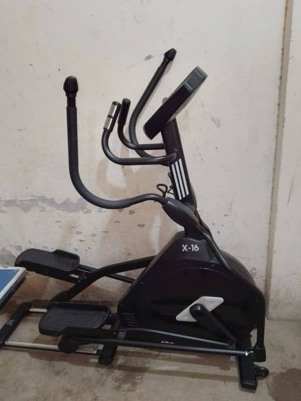 addidas excercise machine model X16 imported 100% no scratches 1