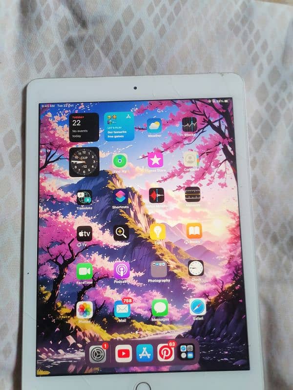 ipad 5 Genration 32GB storage condition 10/10 no problem 6