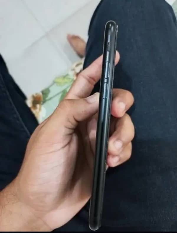 Iphone SE 2020 Non Pta 10/10 Condition 4