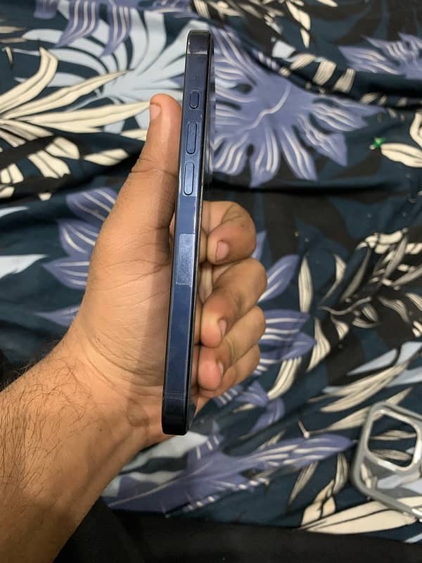 iPhone 15 pro jv 256gb 4