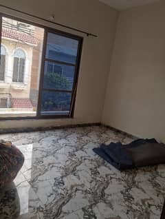 5 Marla Falt for rent available with gas near DHA M block