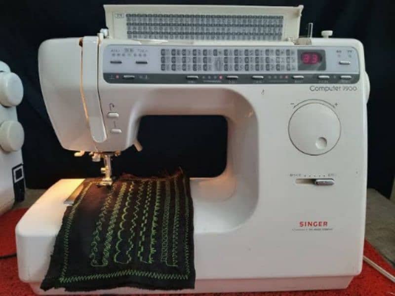 Singer computer 7900 Dx sewing machine 3