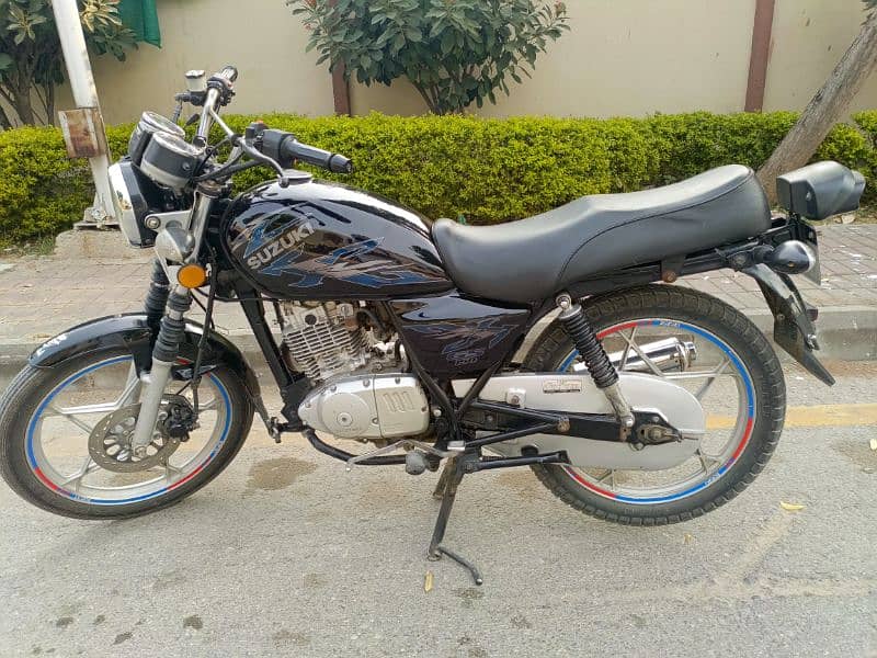 Suzuki gs 150 se 2021 6