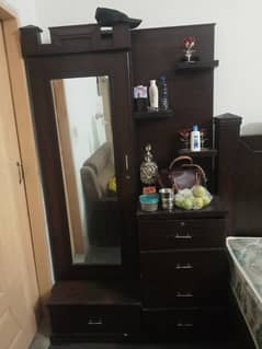 Almari and dressing table for sale