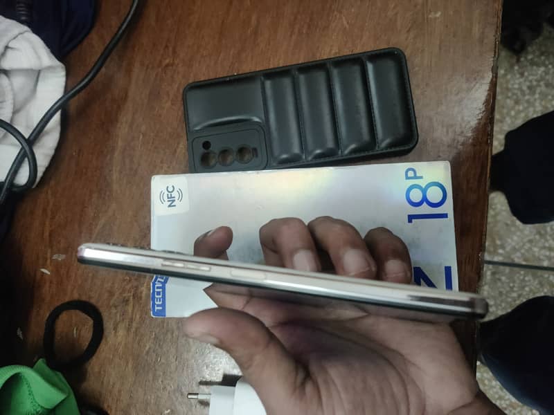 Techno camon 18p 8gb 128Gb offical 2