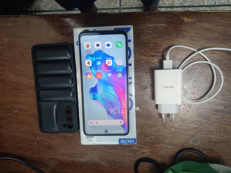 Techno camon 18p 8gb 128Gb offical 4