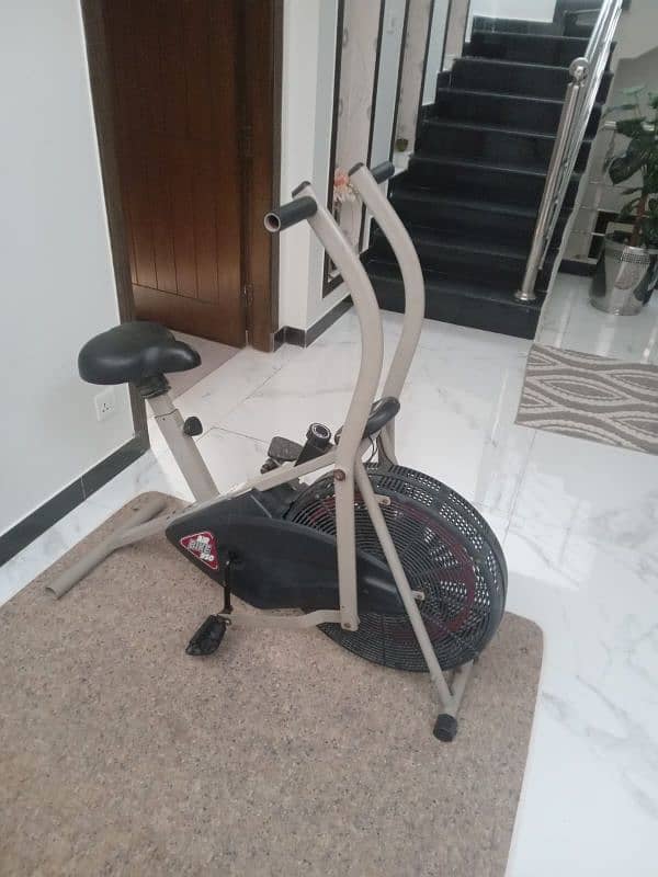 Air bike and twister for fitness gym for sale in good Airbike 41 4