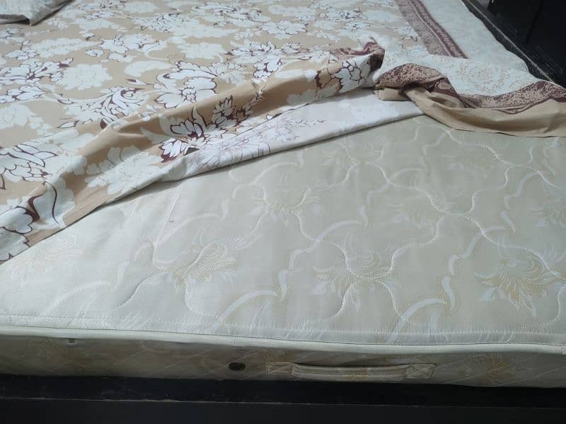 Bed , Dressing and Almira with Matress 7