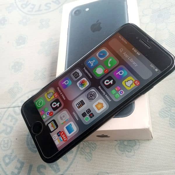 i phone 7 :  256GB  10 by 9 condition 0