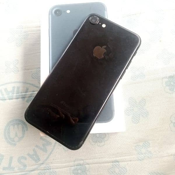 i phone 7 :  256GB  10 by 9 condition 2