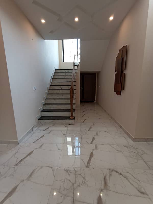 Dream Living Luxurious 1 Kanal Double Unit House In DHA Phase 1 Ready For Sale 10