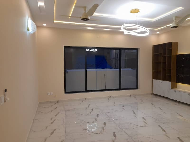 Dream Living Luxurious 1 Kanal Double Unit House In DHA Phase 1 Ready For Sale 30