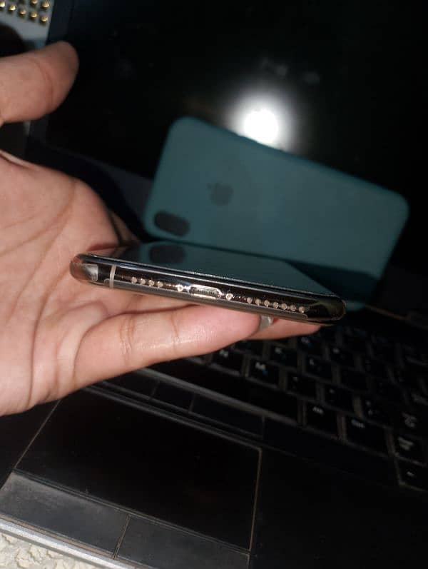 IPHONE XS MAX Dual PTA approved 10/10 condition in low price read add 1