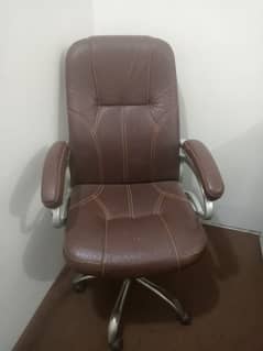 Boss chair 9/10