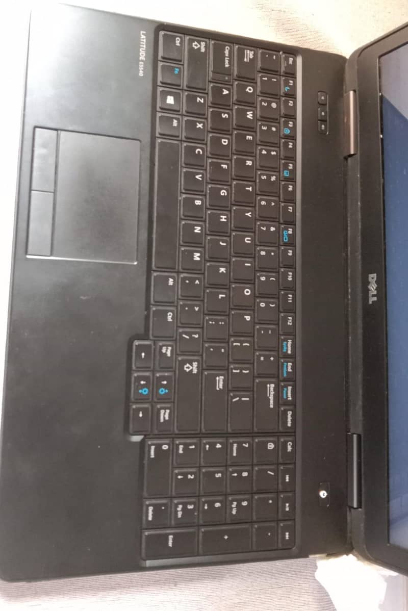 dell latitude e5540 core i3 4th gen 7