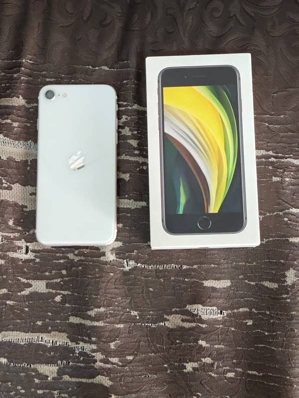 iphon Se 2020 64gb with box 1