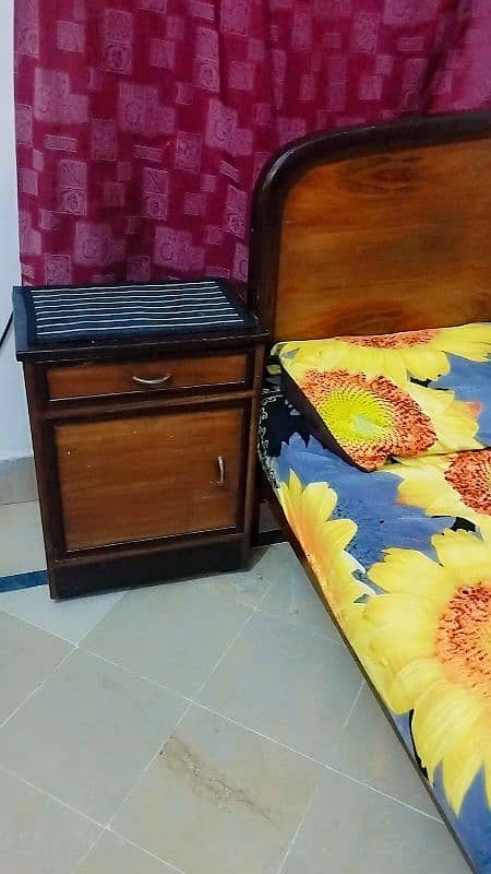 bed side table with out mattress 3