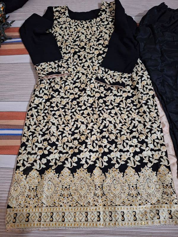 one time used clothes for sale modren and stylish dress 2