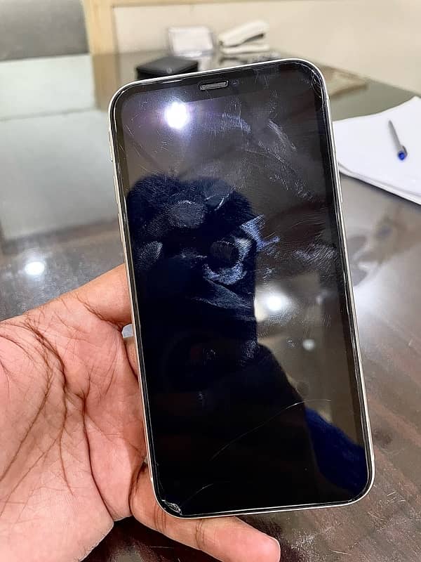 IPHONE 11 PTA APPROVED 5