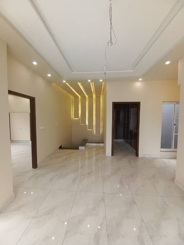 5 Marla Beautiful Corner House For Sale AL Raheem Valley Satiana Road 11