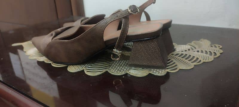 reasonable price heels 9