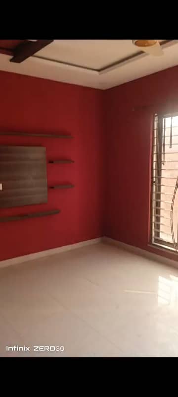 10 marla upper portion for rent in johar town for Family and female and bachelor Silent office (Call center + Software house) 3