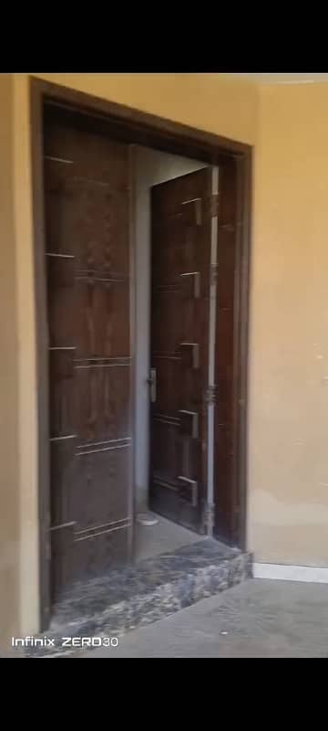 10 marla upper portion for rent in johar town for Family and female and bachelor Silent office (Call center + Software house) 16