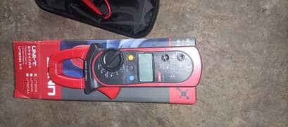 UNI-T multimeter UT200