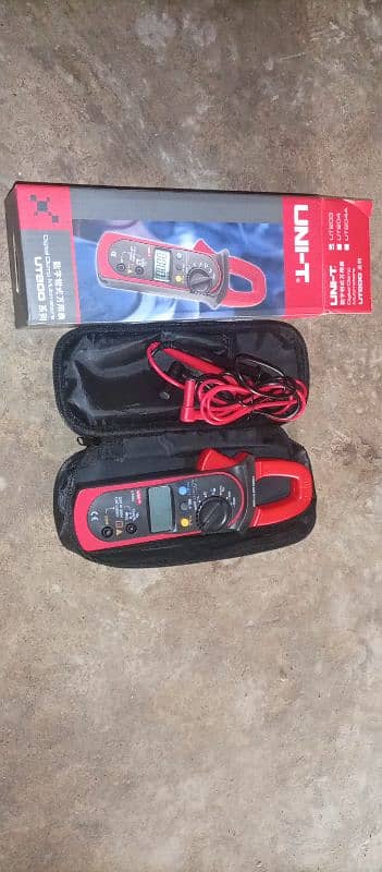 UNI-T multimeter UT200 1