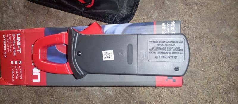 UNI-T multimeter UT200 2