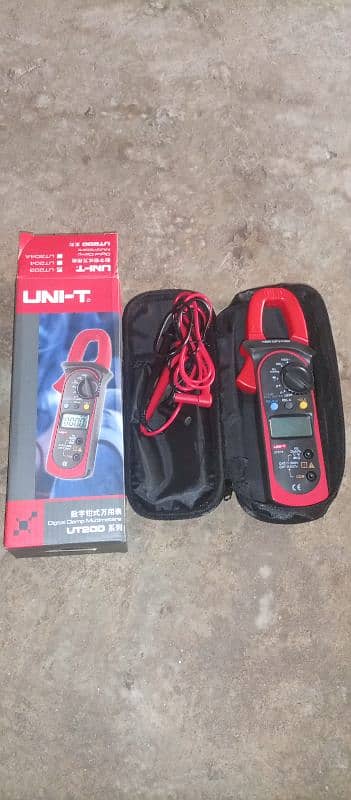 UNI-T multimeter UT200 3