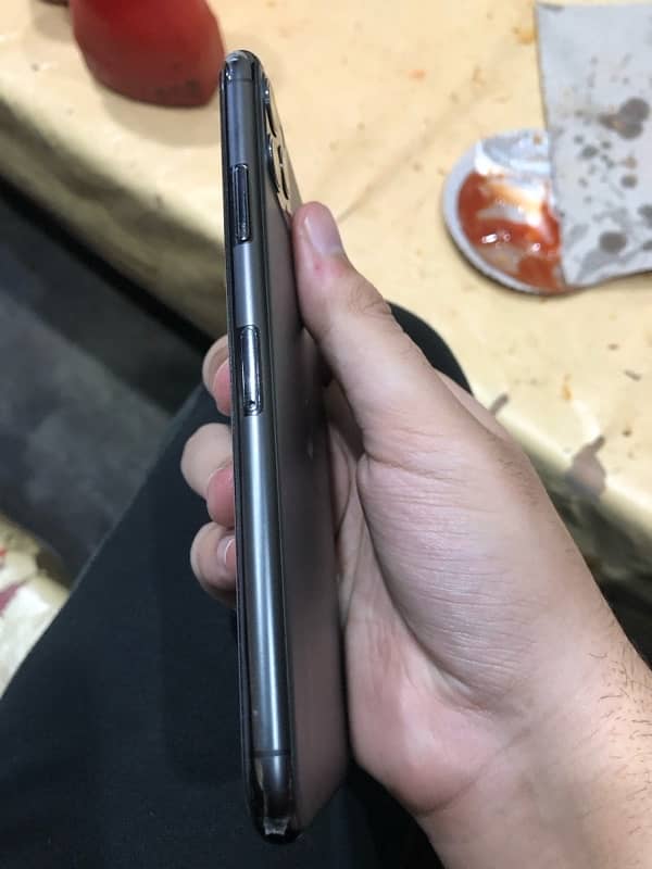 iphone 11 pro max 1