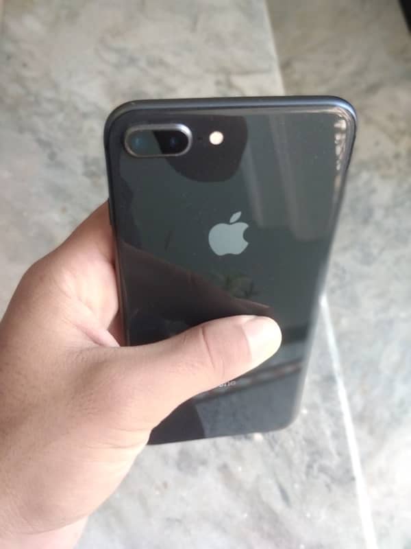 IPhone 8 plus 64GB 3