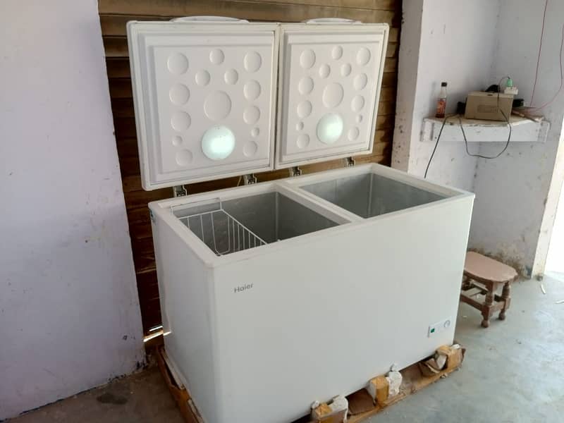 Haier large size freezer  white colour 2 doors Haier model 224 1