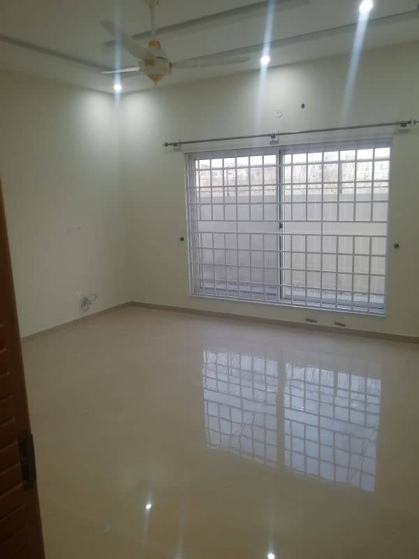 1knal ground portion avelebal for rent in G-15 G-16 8