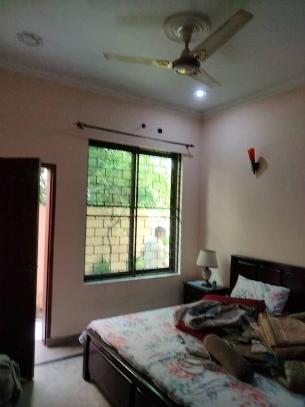 1 kanal FURNISHED upper portion for rent on ideal location 6