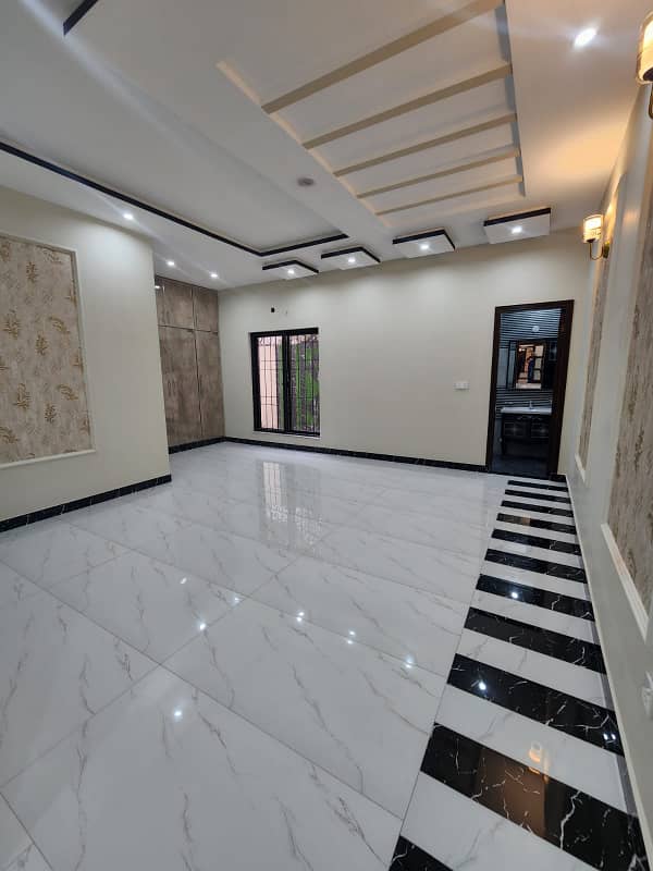 10 MARLA PORTION FOR RENT AT THE PRIME LOCATION OF JOHAR TOWN NEAR JINNAH HOSPITAL 14