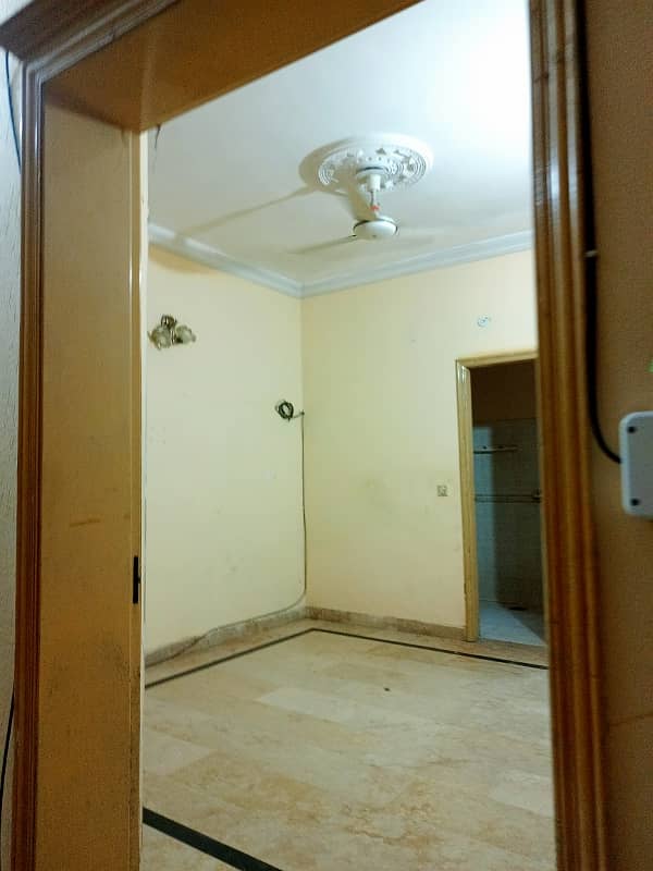 1 kanal upper portion for rent in johar town for Family and female and bachelor Silent office (Call center + Software house) 3