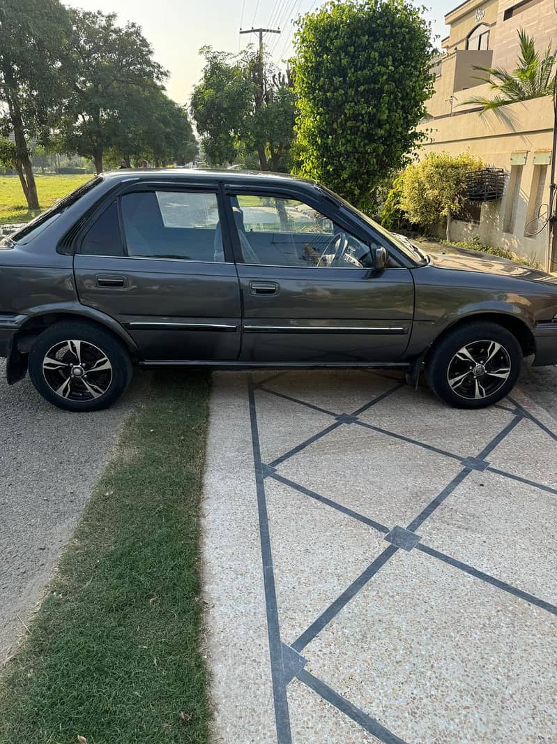 Toyota Corolla 1988 Model awesome condition 2