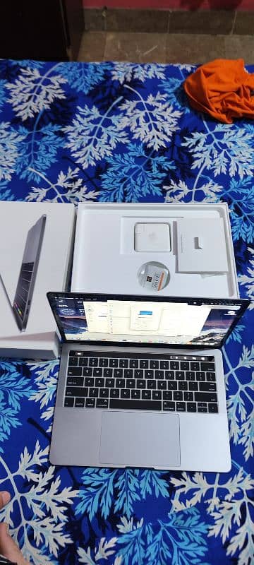 MACBOOK PRO 2019 8GB RAM 128GB BRAND NEW 1 MONTH USED ONLY WITH BOX 1