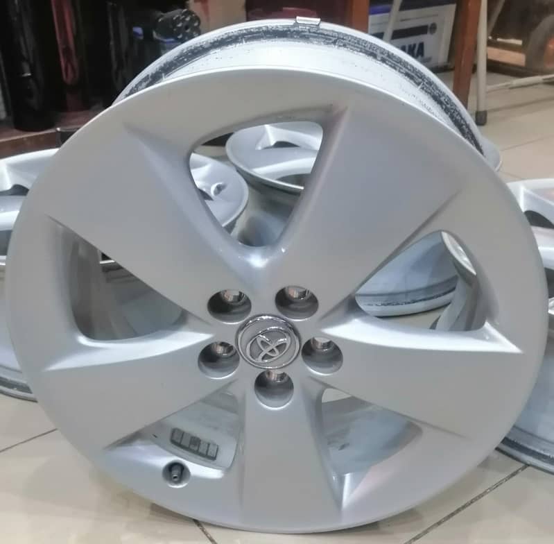 TOYOTA PRIUS OEM ALLOY WHEELS FOR SALE LIKE BRAND NEW 1