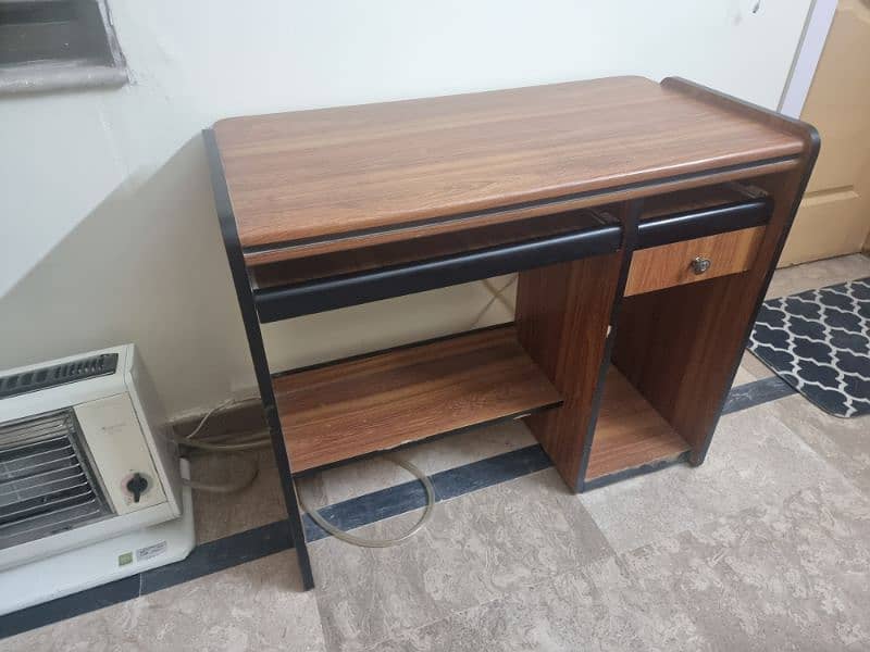 Computer Table for Sale 0