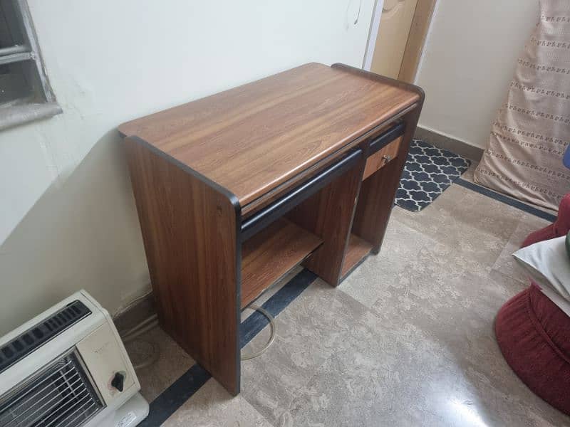 Computer Table for Sale 1