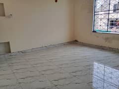 10 MARLA UPPER PORTION IS AVAILABLE FOR RENT IN 40 FT ROAD