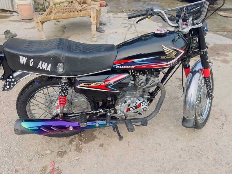 Honda CG 125 black colour 3