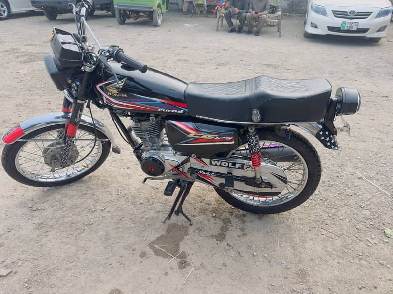 Honda CG 125 black colour 6